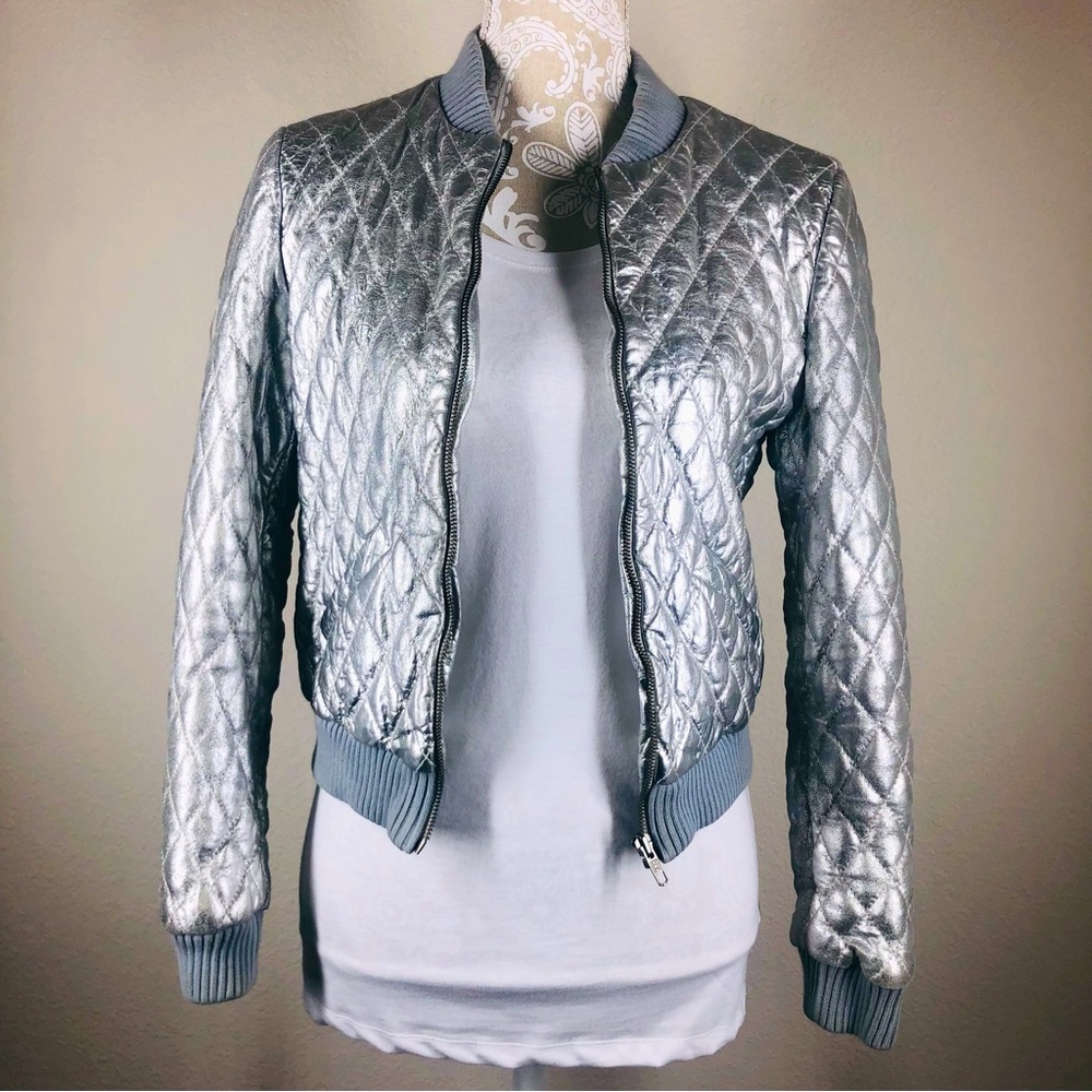Nicole Miller Artelier Silver Quilted Lamb Leather Bomber Jacket Small - Picture 4 of 9